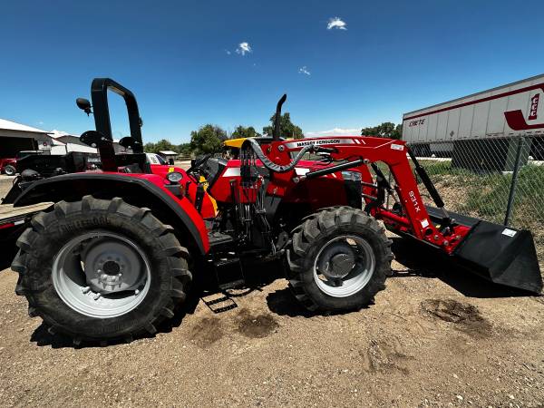2016 Massey 4707 (75 HP Tractor) $39,950