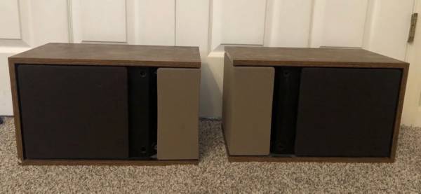 Photo Bose 301 II Speakers fully functional and sound great $100