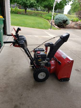 Photo Craftsman 26 Snow Thrower with manual $600