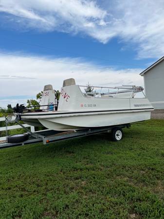 Photo Deck boat $8,250