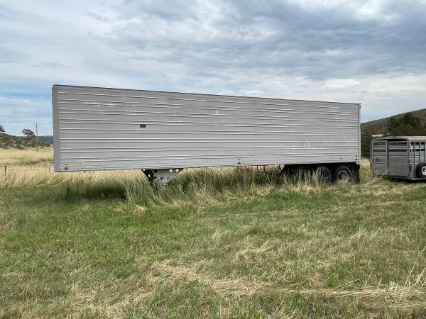 Photo Insulated 42 ft Trailer $1,800