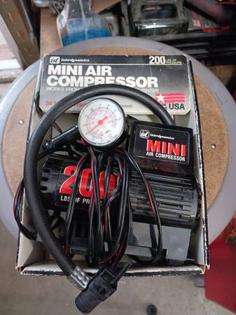 Photo Mini air compressor $20