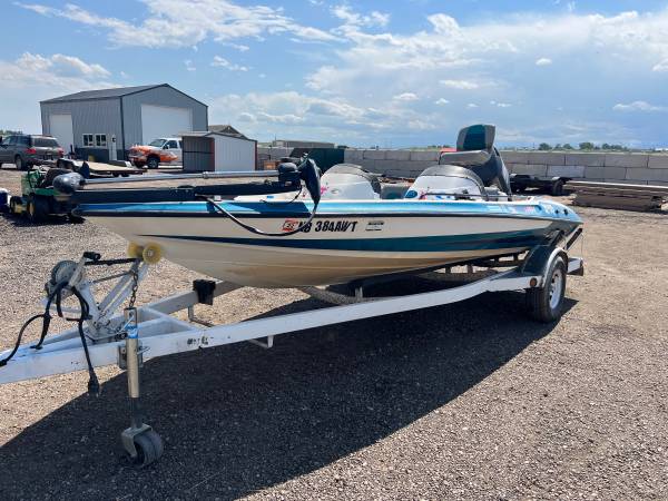 Photo Stratos 284 Fishing Boat 150hp Johnson $4,500