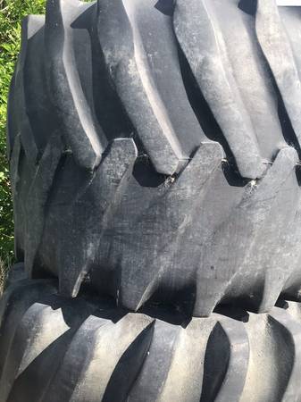 Photo Tractor turf tires $500