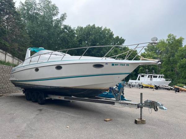 Photo 1991 Chris Craft 322 Crowne BRING OFFERS $10,900