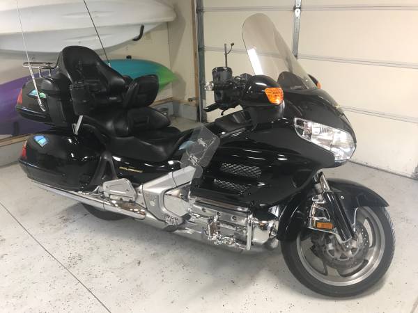 Photo 2002 Gold Wing GL1800 $6,000