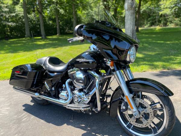 Photo 2014 Street Glide Special $14,500