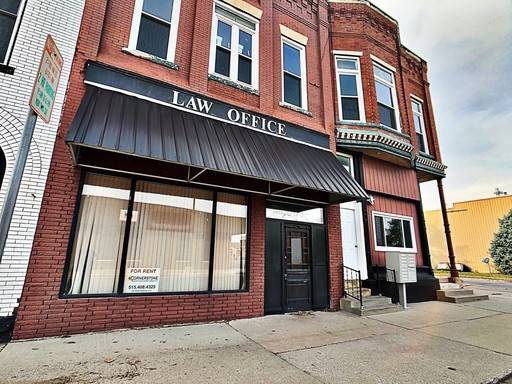 Photo Large office space available in Webster City $400 $400