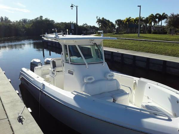 Photo 2006 Center Console by Everglades $28,900