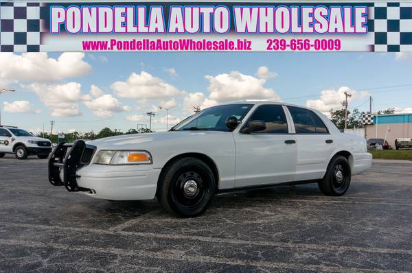Photo 2010 Ford Crown Victoria - $6,995 (North Fort Myers)