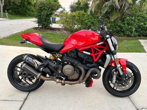 Photo 2014 Ducati monster 1200 $10,000