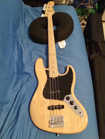 2018 Fender Jazz Bass $1,600