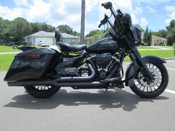 Photo 2018 ROAD KING SPECIAL $18,800