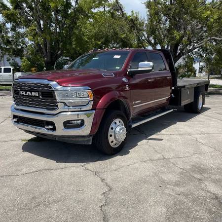 Photo 2019 RAM 5500HD LIMITED 4X4 CUMMINS DIESEL LEATHER 1-OWNER TOW PACKAGE $69,900