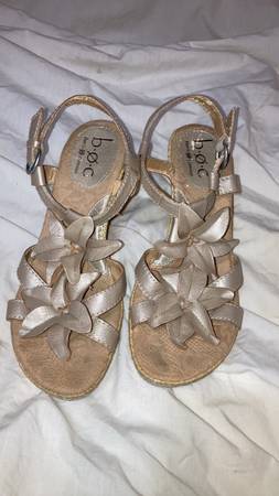 Photo B.O.C. Born Concept Leather Floral Wedge Sandal Size 8 $25