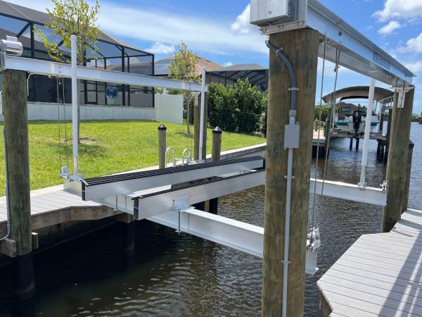 Photo Cape Coral Boat Dock for Rent $550