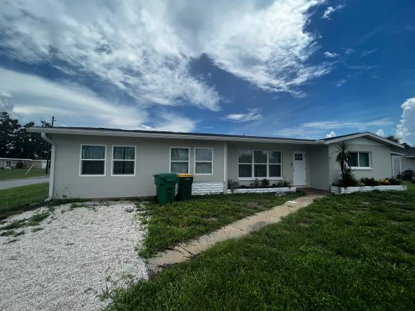 Photo Harbor Heights 4 Bedroom house for sale near boat rs $345,000