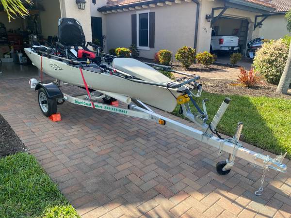 Photo Hobie Pro Angler 14 Fishing Kayak $3,800