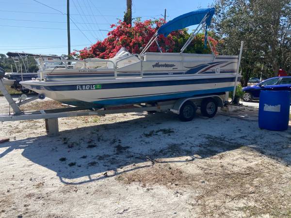 Hurricane 20 deck boat $8,000