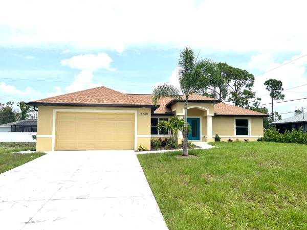 Photo PORT CHARLOTTE - 3 Bed 2 Bath Home for Sale $484,000
