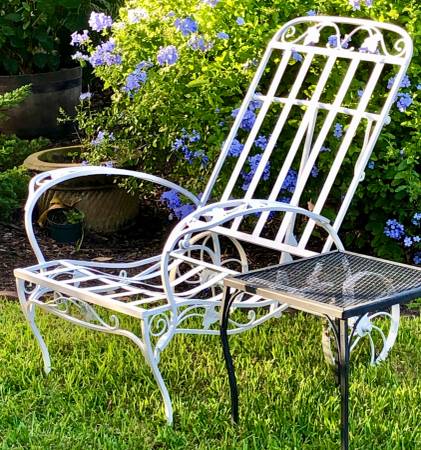 Photo Set 18 Salterini vintage iron rolling club chair Mt Vernon pattern $695