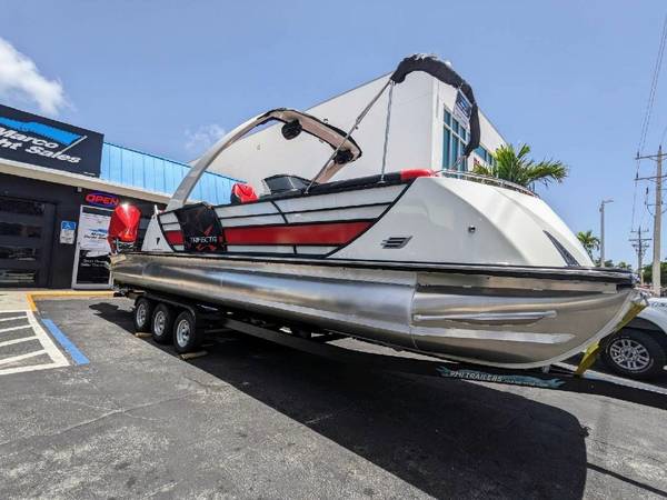 Photo Trifecta Twin Sport Pontoon
