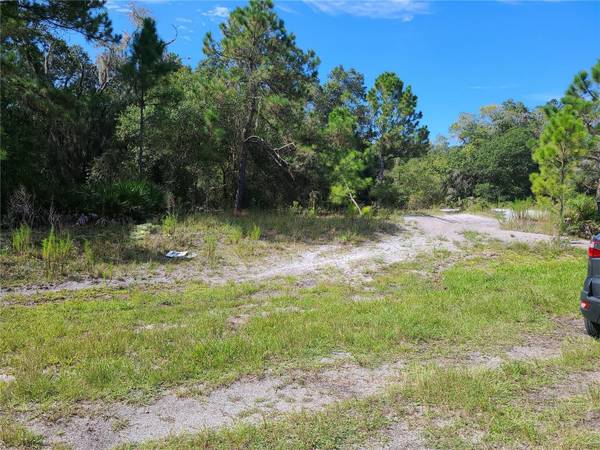 Photo W-O-W LOOK at that LOW price for land in SW Florida $12,500