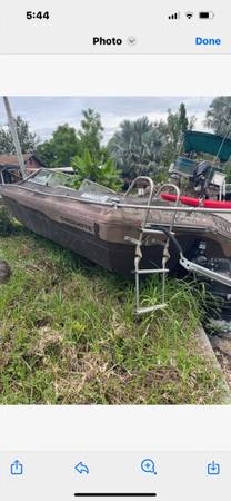 Photo free boat for parts or scrap