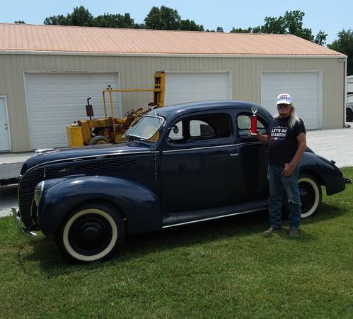 Photo 1938 Ford Deluxe Club Coupe $26,000