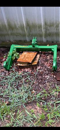 Photo John Deere Quik-Hitch. Fits ALL tractor 33hp to 65hp. $350