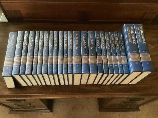 Photo 1984 The World Book Encyclopedias Set A thru Z (Volumes 1-21) $50