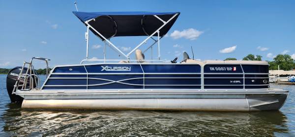 2013 Xcursion Pontoon- Only 175 hours $29,500
