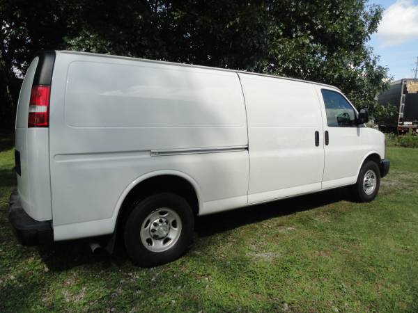 Photo 2016 RUST FREE CHEVY EXPRESS 3500 EXTENDED CARGO VAN W6.0L ENGINE $17,500
