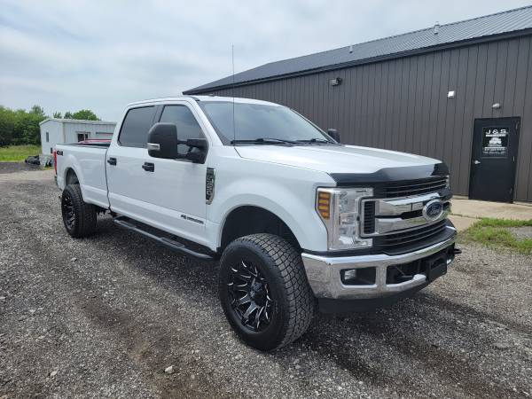 Photo 2018 FORD F350 XLT 4X4 CCLB 6.7 POWERSTROKE DIESEL LIFTED SOUTHERN - $41,900 (Blissfield)