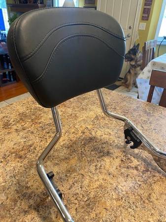Photo Harley touring backrest 08 and up $75