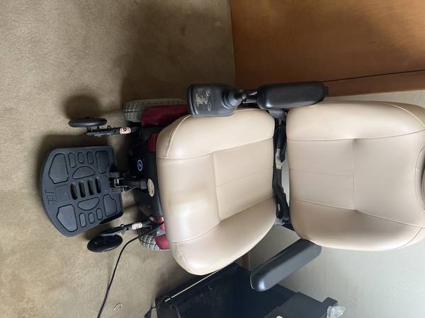 Photo Jet 3 Ultra powered wheelchair $250