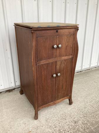 Photo Vintage PROJECT Hand Crank Record Player Walnut Cabinet $75