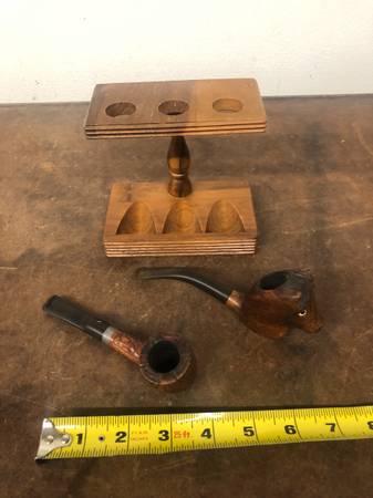 Photo Vintage Wooden 3 Pipe Holder  2 Pipes - Very OLD $35