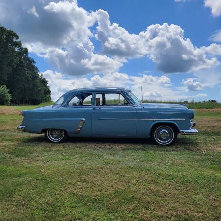 Photo Ford Customline 1952 Classic - $15,500 (Taneytown)