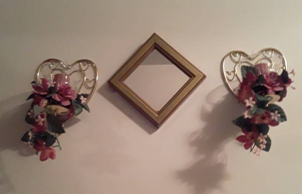 Photo Home Interior Gold Brass Heart Wall Candle Holder Sconces with Mirror $15