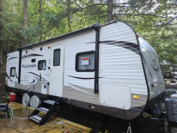 Photo 2014 Forest River Wildwood D-BUD with Bunk Beds $13,500