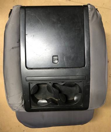 Photo OBS Ford center seat $100