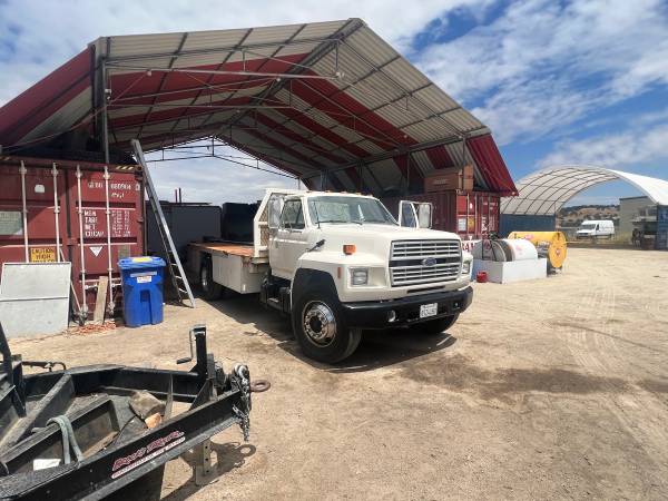Photo 1990 ford f-700 gas CARB compliant $9,000