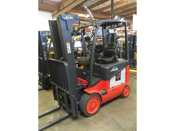 Photo 2009 Linde Forklift Electric 4 Wheel Sit Down Three Stage