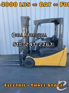 Photo 2016 Cat Forklift Three Stage Electric 3 Wheel Sit Down