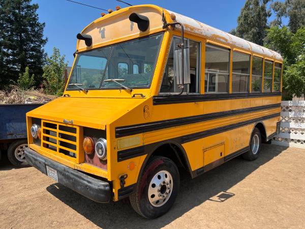 Photo 85 gmc mini blue bird bus $8,500