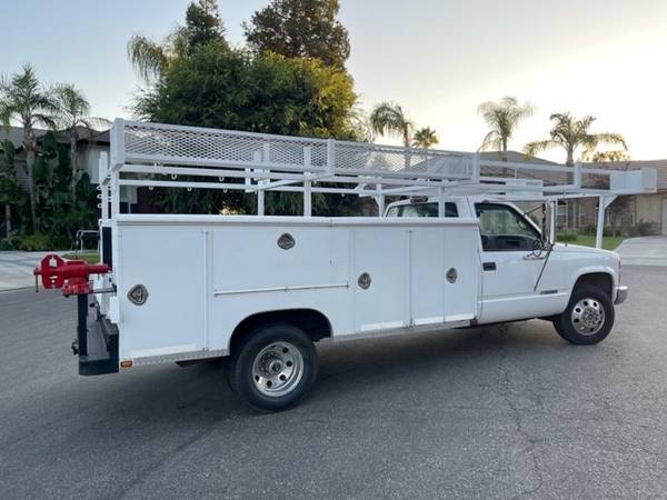 Photo Chevy 3500 Dually - Utility Truck $17,600