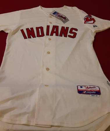 Photo Cleveland Indians shirts $25