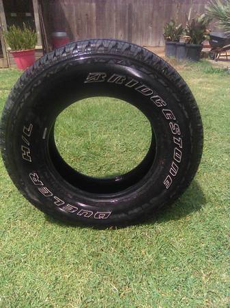 Photo FREE Like New RV Tire and Spare Wheel $1