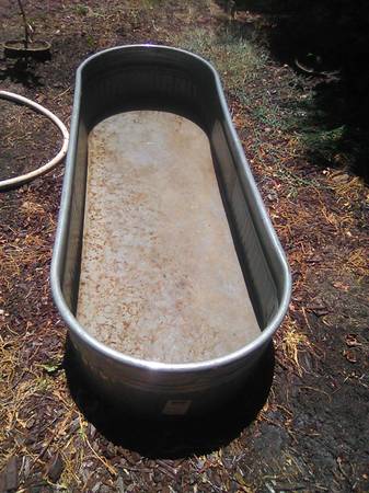 Like New 2x1x6 County line Livestock water tanks $125